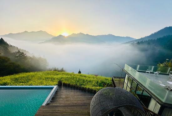 Гостиница Yisu Yuntai Juzhu B&B (Qianjiangyuan National Park Taihuishan Observation Deck)