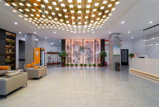 Heze Light House Hotel (Zhengzhou Zhongfu Xinzheng Airport)
