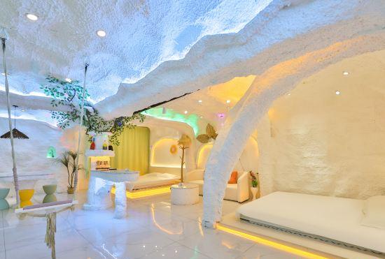 Гостиница Huatianli · Net Red Cave Theme Viewing B&B (Yanji Yanbian University West Market Branch)