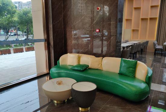 Qingyuan Junlong Hotel (Fortune Building)