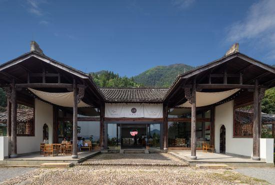 Hotel Clouds and Terraces return to the wild sea of clouds camp