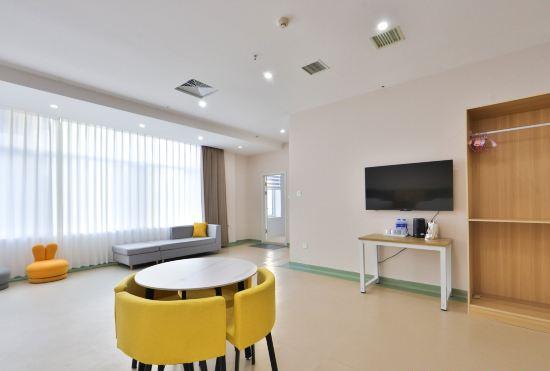 Fuhe Hotel (Yanji Yanbian University West Market Branch)