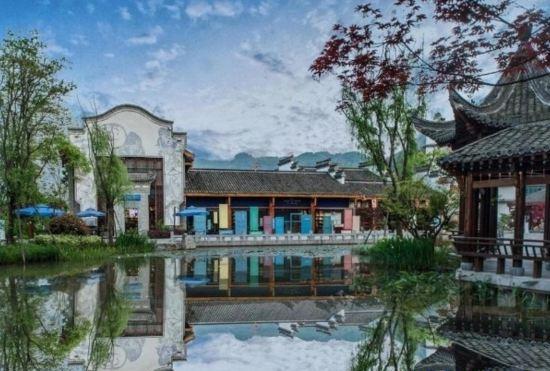 Hotel Ziyoujia · Tree house World