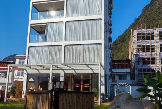 Hotel Shijian Homestay (Yangshuo Yulong River Qiangu Scene District Store)