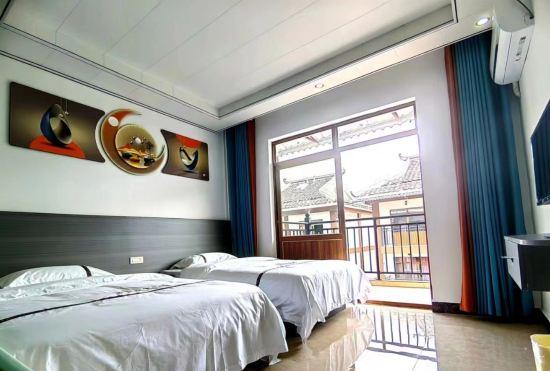 Гостиница Libo small seven holes return to the cottage homestay