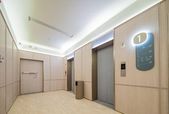 Гостиница Hanting Hotel (Yan'an New Area Wuyue Square Store)