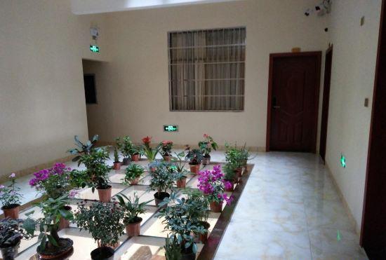 Dushan Zhonghui Business Hotel