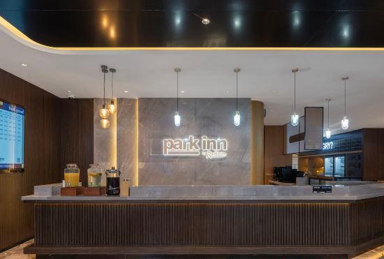 Гостиница Park Inn by Radisson Shanghai Jing'an Daning International