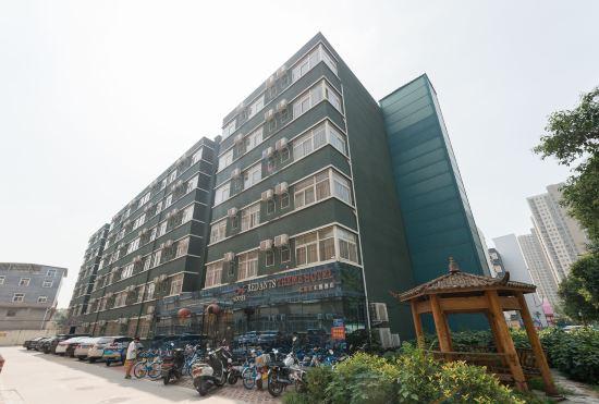 Гостиница Red Ant Theme Hotel (Xinxianghe Normal University Wanda Branch)