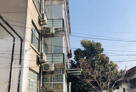 Гостиница Linyi Riverside Business Hotel