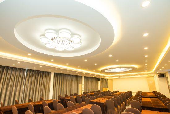Forest Coast Hotel Chain (Railway Station Zhucheng Hotel)