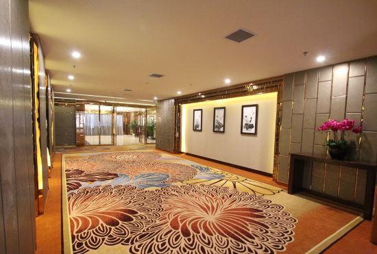 Darius International Hotel (Yunfu Bus Station)
