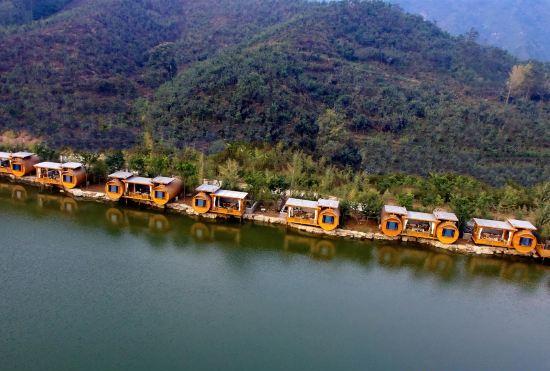 Гостиница Jiurushan Hongyanrong Wooden Barrel Hotel