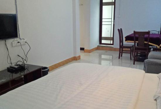 Hefeng Yitong Hotel