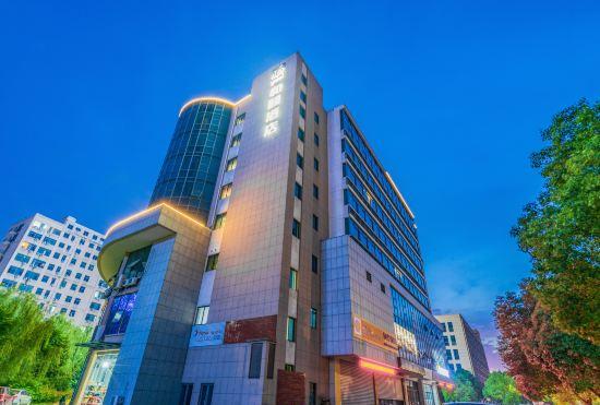 Hotel Yitel Collection (Jiaxing Nanhu Wanda Plaza)