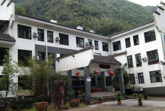 Гостиница Suichang jiulong Court