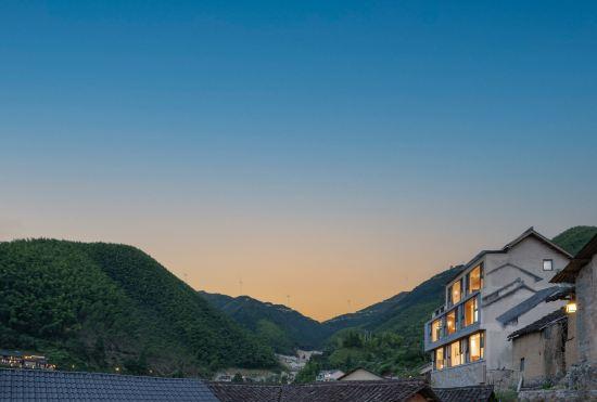 Гостиница Yunhe Terrace Sit and Watch Yunqi Homestay