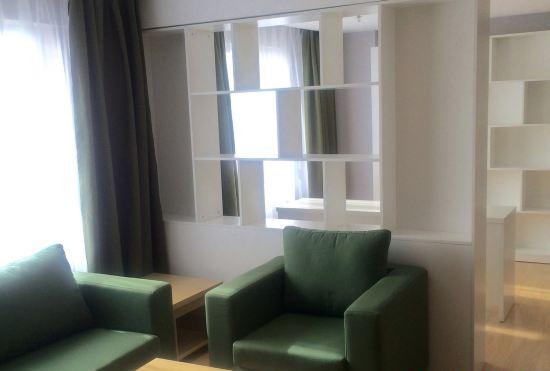 Гостиница Home Inn Baiyun Hotel (Hami Railway Station Bayi North Road Branch)
