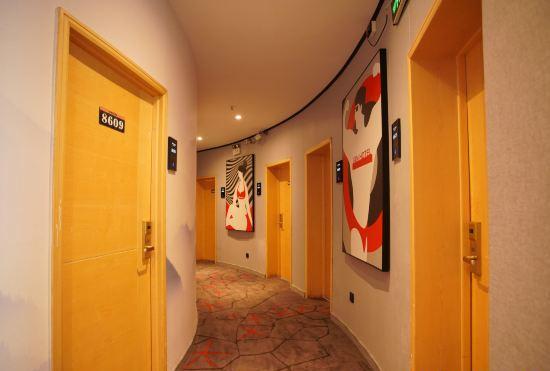 Junyi chain hotel (Air Road store)