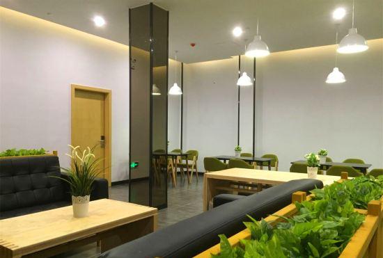 Hotel 7 Days Premium (Qingyuan Yinzhan Hot Spring)