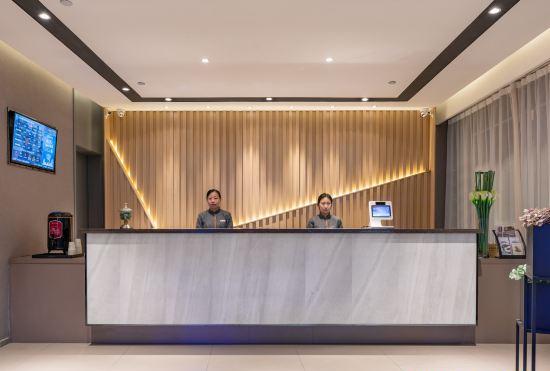 Гостиница Home Inn Selected (Jinan Zhangqiu Hong Kong Street Baimaiquan)