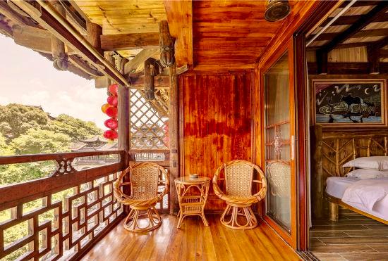 Гостиница Baihe Renjia Inn (Furong Town Waterfall Branch)