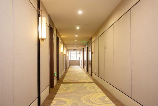 Гостиница Xing Cheng Hotel (Yanji Park West Market Store)