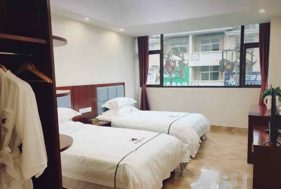 Hecheng Business Hotel