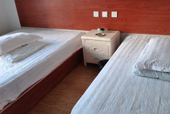 Гостиница Elder Bear Shopkeeper Hotel