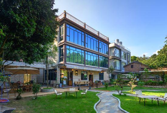 Hotel Qingyuan Juhuang Jingshe (Gulongxia Branch)