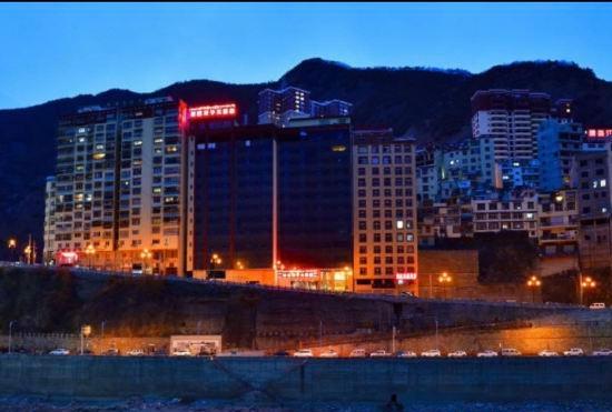Гостиница Yajiang Yihao Homestay