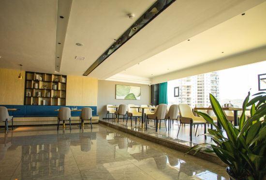 Гостиница Gloria Grand Hotel Yong shun