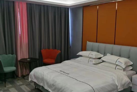 Гостиница Lu'an Chaohong Business Hotel