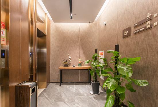 Гостиница Home Inn Select Hotel (Linyi Jiefang East Road Wuyue Square Branch)