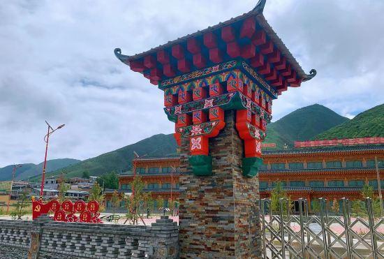 Гостиница Tangge Yangqu Folklore Hotel