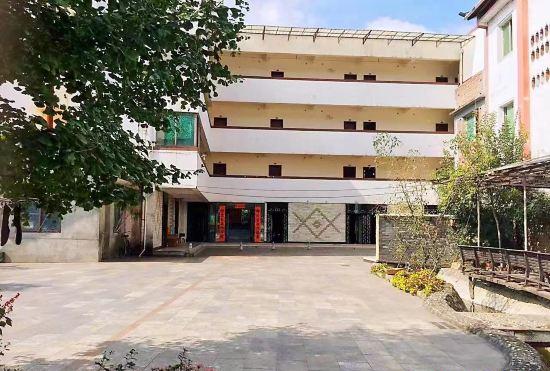 Pingwu Gulong Hotel