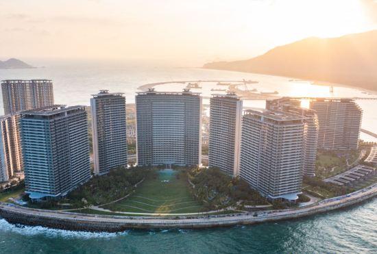 Yajing Haiju Surfing Seaview Design Hotel (Wanning Sunac Riyuewan Branch)
