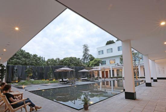 Travelling With Hotel (Ya'an Mengdingshan)