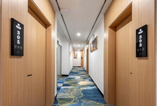 Гостиница Sihui Dingwang Theme Hotel (Tianguangxu Market Yubocheng Branch)