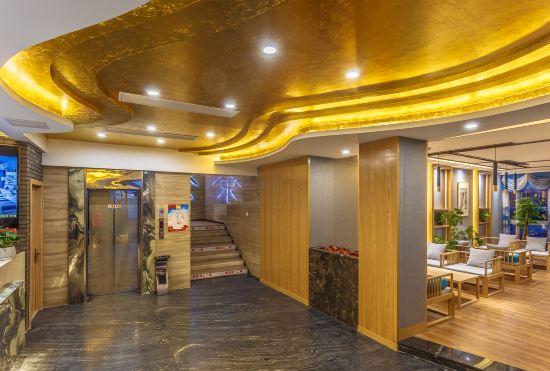 Hotel Bacarol Inn