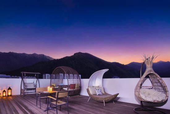 LinZhi Joy Crown Resort hotel