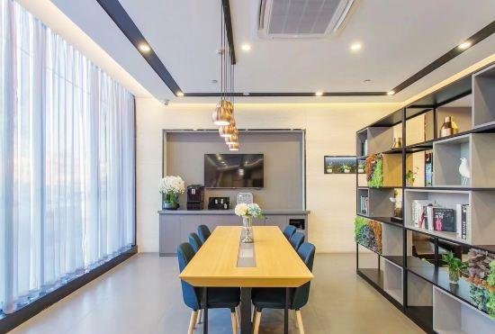 Гостиница Home Inn Business Travel Hotel (Linyi Railway Station Zhanqian Plaza Branch)