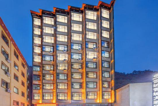 Yayajiang Xueyu Qingcheng Hotel