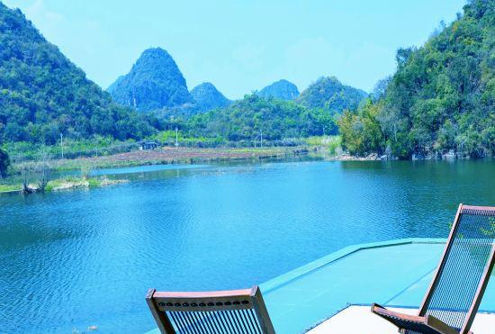 Гостиница Puzhe hei Yunlu Lake View B & B