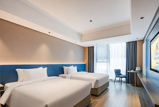 Chaoman Hotel (Xiangtan Shaoshan Scenic Area Bronze Statue Square Branch)