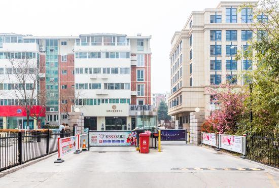 Floral Hotel·Qiyue B & B (Qingdao Olympic Sailing Center May 4th Plaza store)