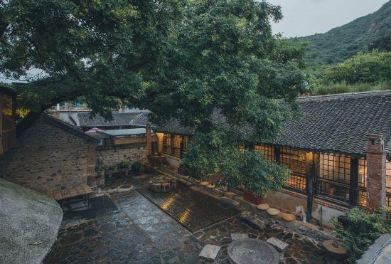 Гостиница Between The Great Wall