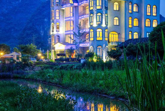 Гостиница Yangshuo Yulong River Castle