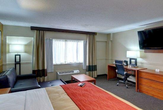 Гостиница SureStay Plus by Best Western Mobile 1-65