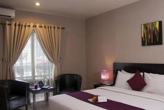 Гостиница Orchardz Hotel Gajahmada Pontianak